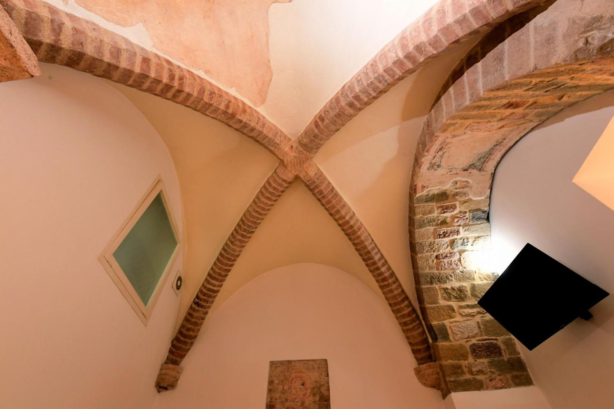 Little Italy Hostel Ex Chiesa S Donato Perugia Exteriér fotografie